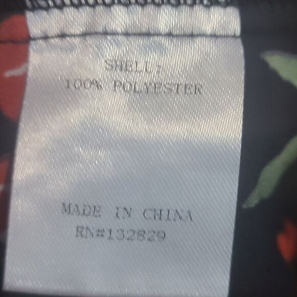 Superdown Revolve Kimora Black red cherry print tie front shirred crop t… - Picture 5 of 7